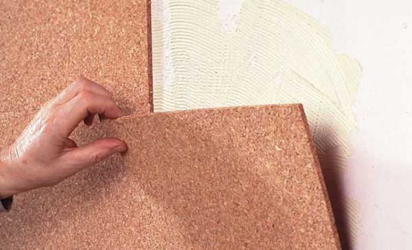 Znate li sve o lijepljenju pluta na zid?