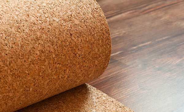 Podloga od pluta za panele? Pogledajte kako zvučno izolirati bilo koju prostoriju